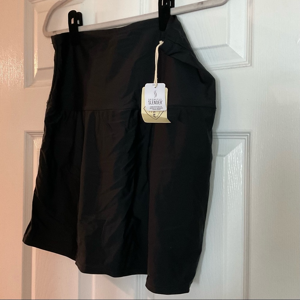 Plus black swim skirt NWT